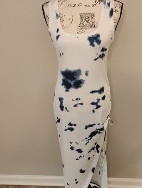 Sleeveless White Tie-Dye Maxi Dress with Side Tie